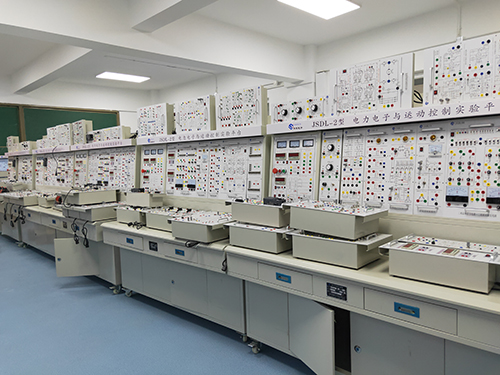 北京聯(lián)合大學(xué)電力電子運(yùn)動控制實驗臺交付培訓(xùn)